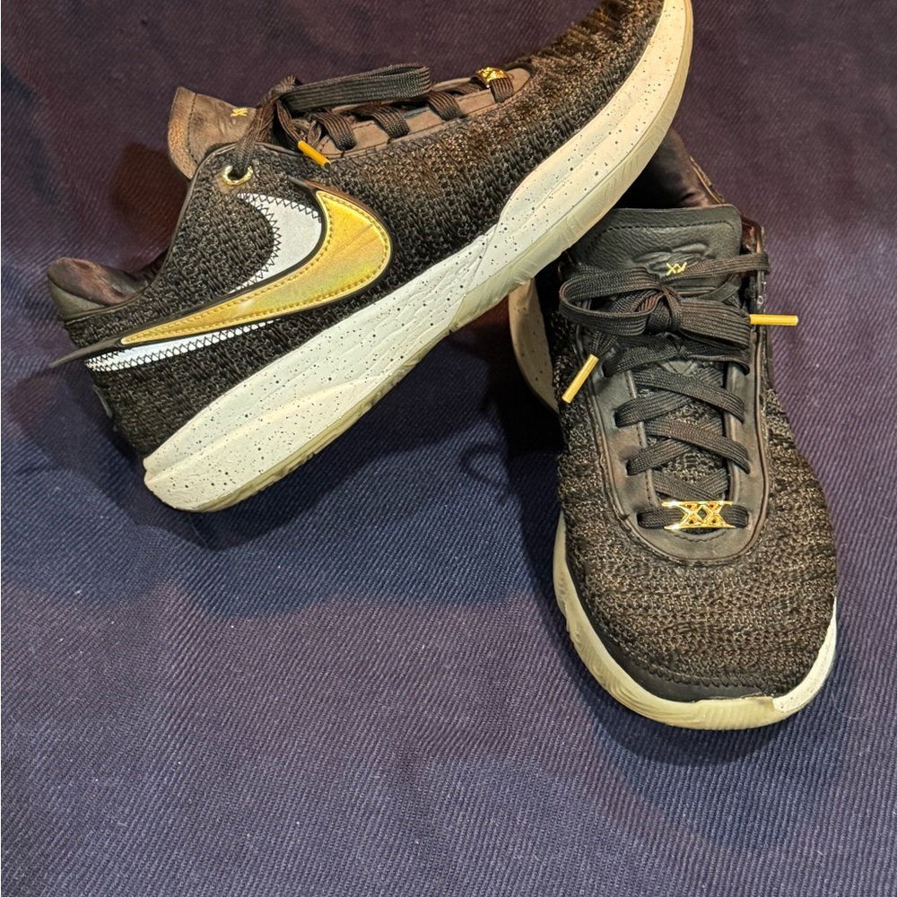 Nike LeBron 20 Black Metallic Gold Basketball Shoes Size 8 Men